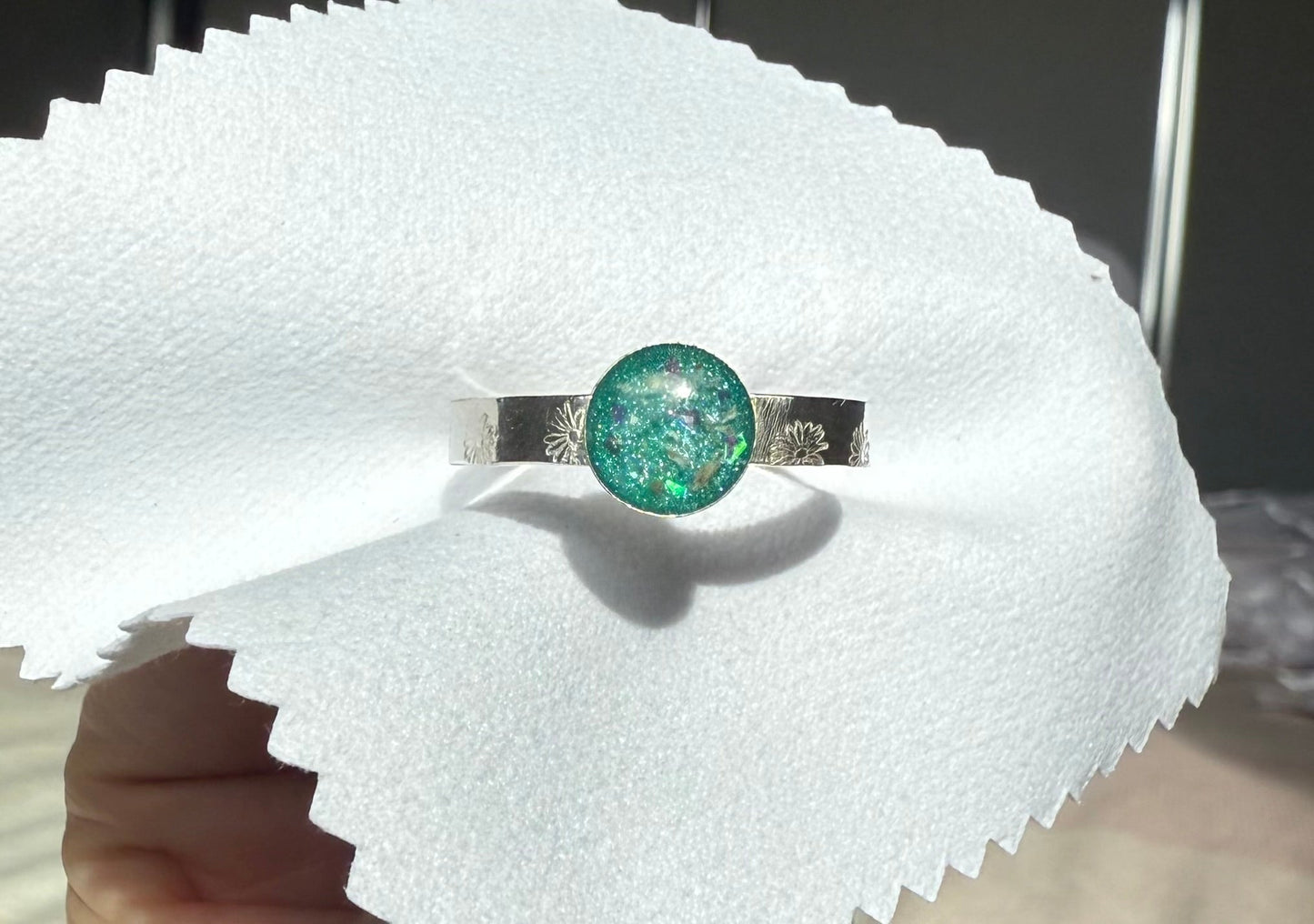 Birth Flower Round Ring - Loved Beyond Measure Keepsakes