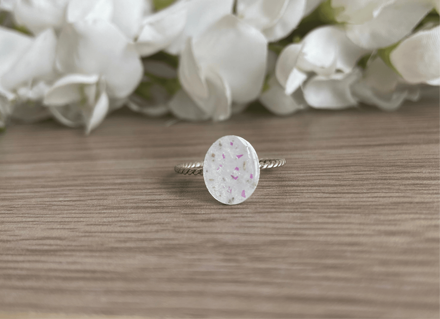 Dainty Twisted Oval Ring - Loved Beyond Measure Keepsakes
