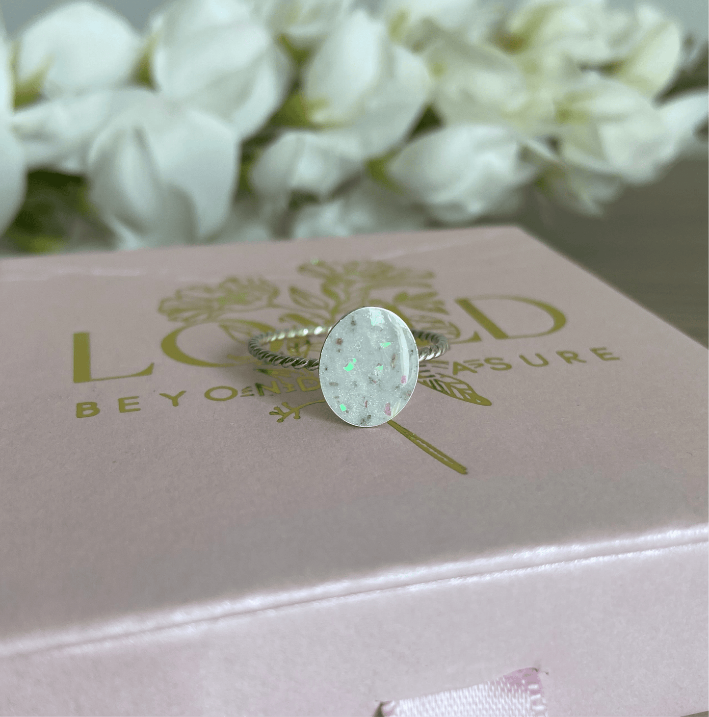 Dainty Twisted Oval Ring - Loved Beyond Measure Keepsakes
