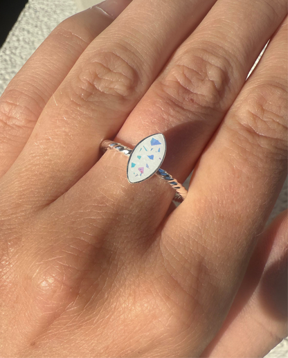 Twisted Marquise Keepsake Ring – Elegant 5x10mm Design for Special Moments