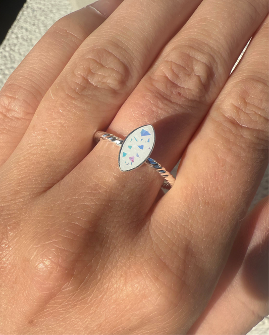 Twisted Marquise Keepsake Ring – Elegant 5x10mm Design for Special Moments