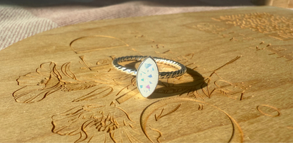 Twisted Marquise Keepsake Ring – Elegant 5x10mm Design for Special Moments