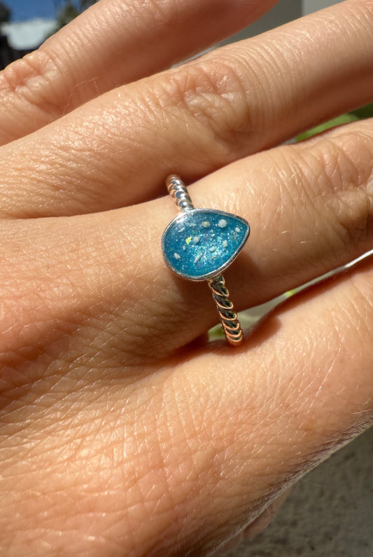 Twisted Pear Keepsake Ring