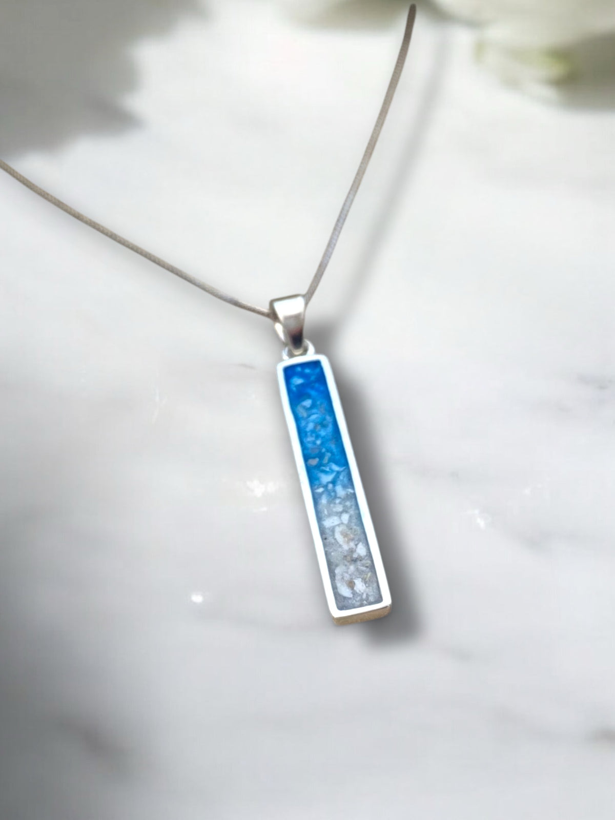 Ashes keepsake jewellery necklace containing precious cremation ashes
