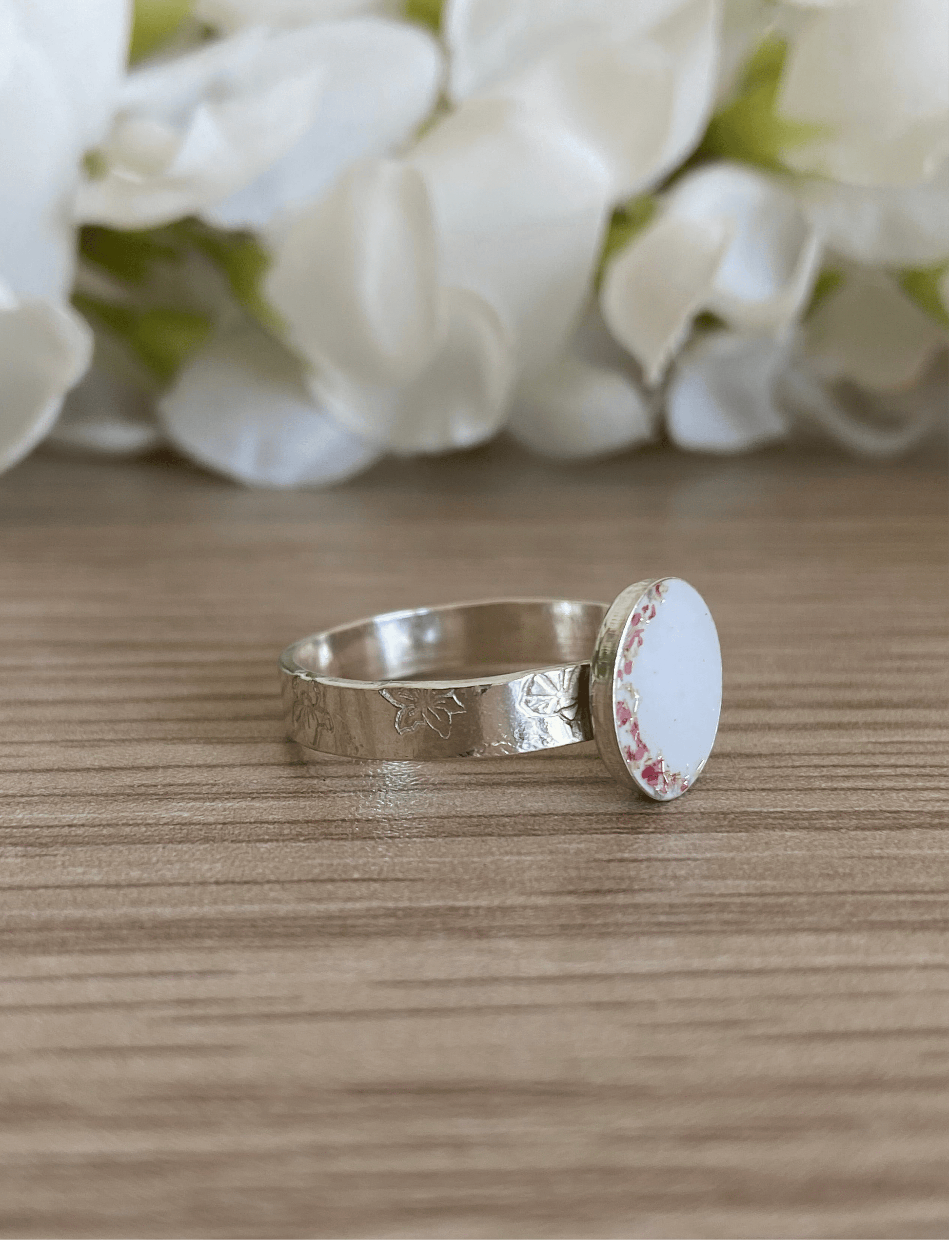 Birth Flower Oval Ring - Loved Beyond Measure Keepsakes