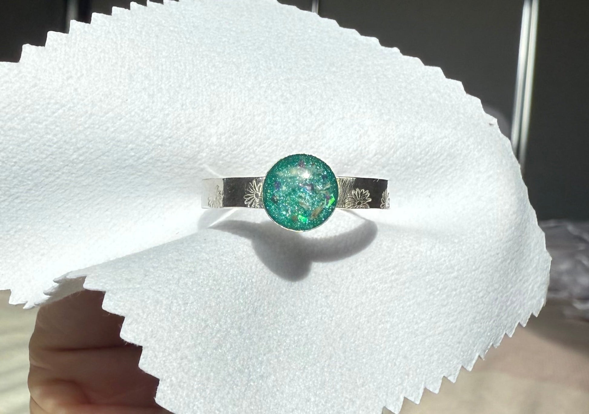 Birth Flower Round Ring - Loved Beyond Measure Keepsakes