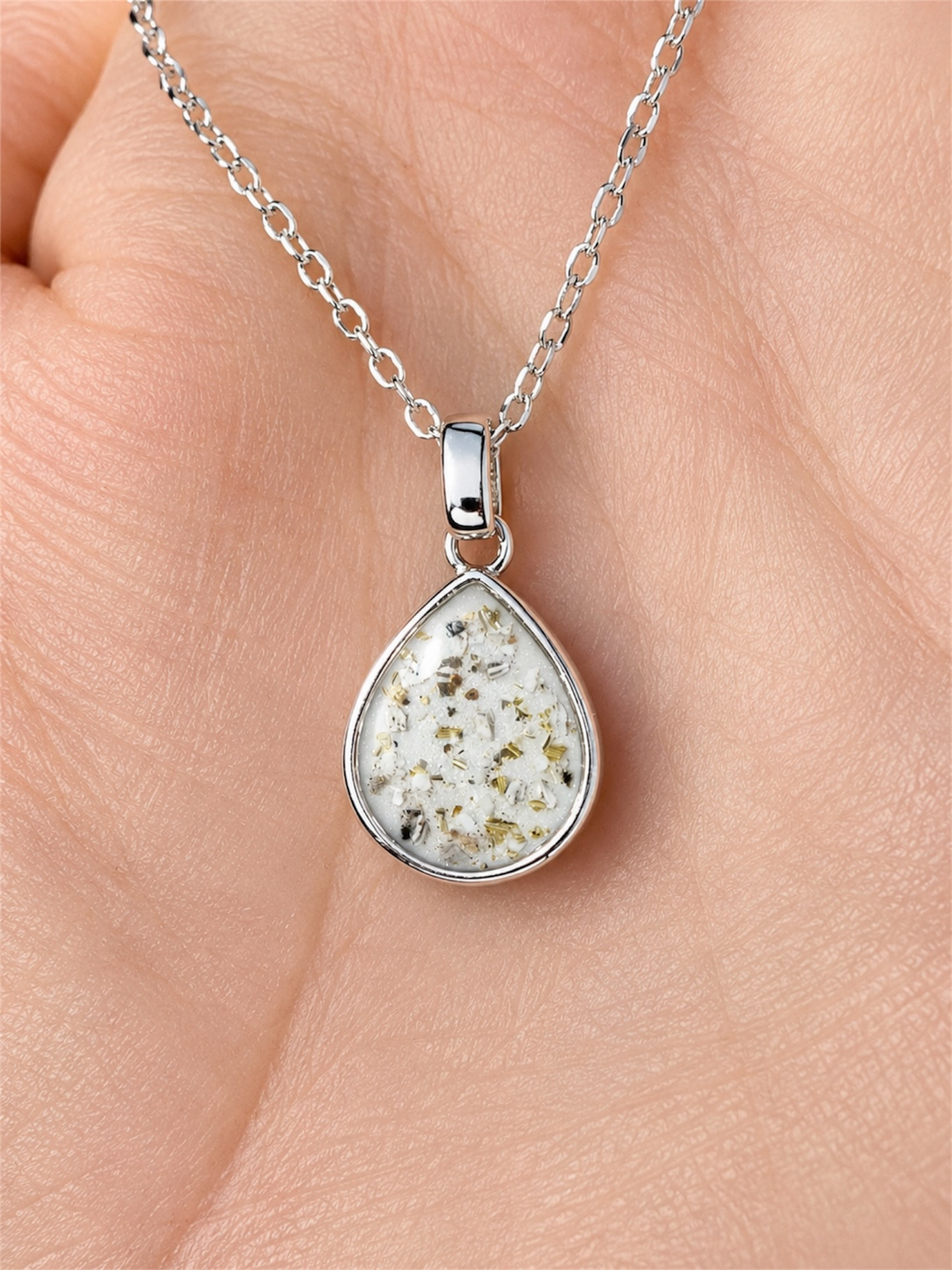 Cremation ashes keepsake necklace in sterling silver. 